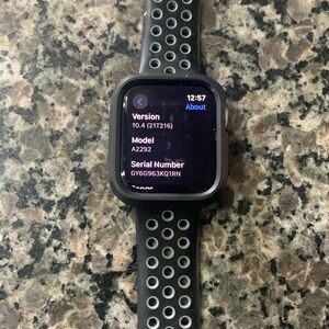 Gently used Apple Watch Series 6 Version 10.4

Open to Offers!